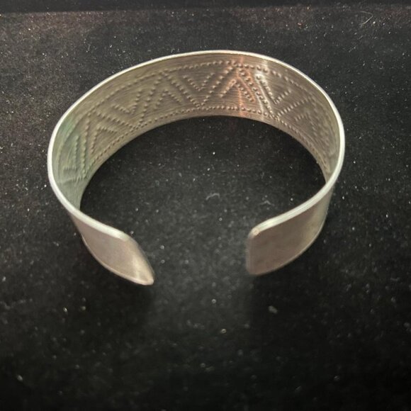 Punch Design Thin Metal Cuff Bracelet - Picture 3 of 6